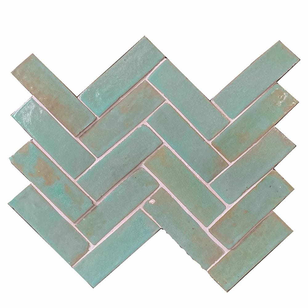 Bejmat tegels turquoise in visgraatpatroon